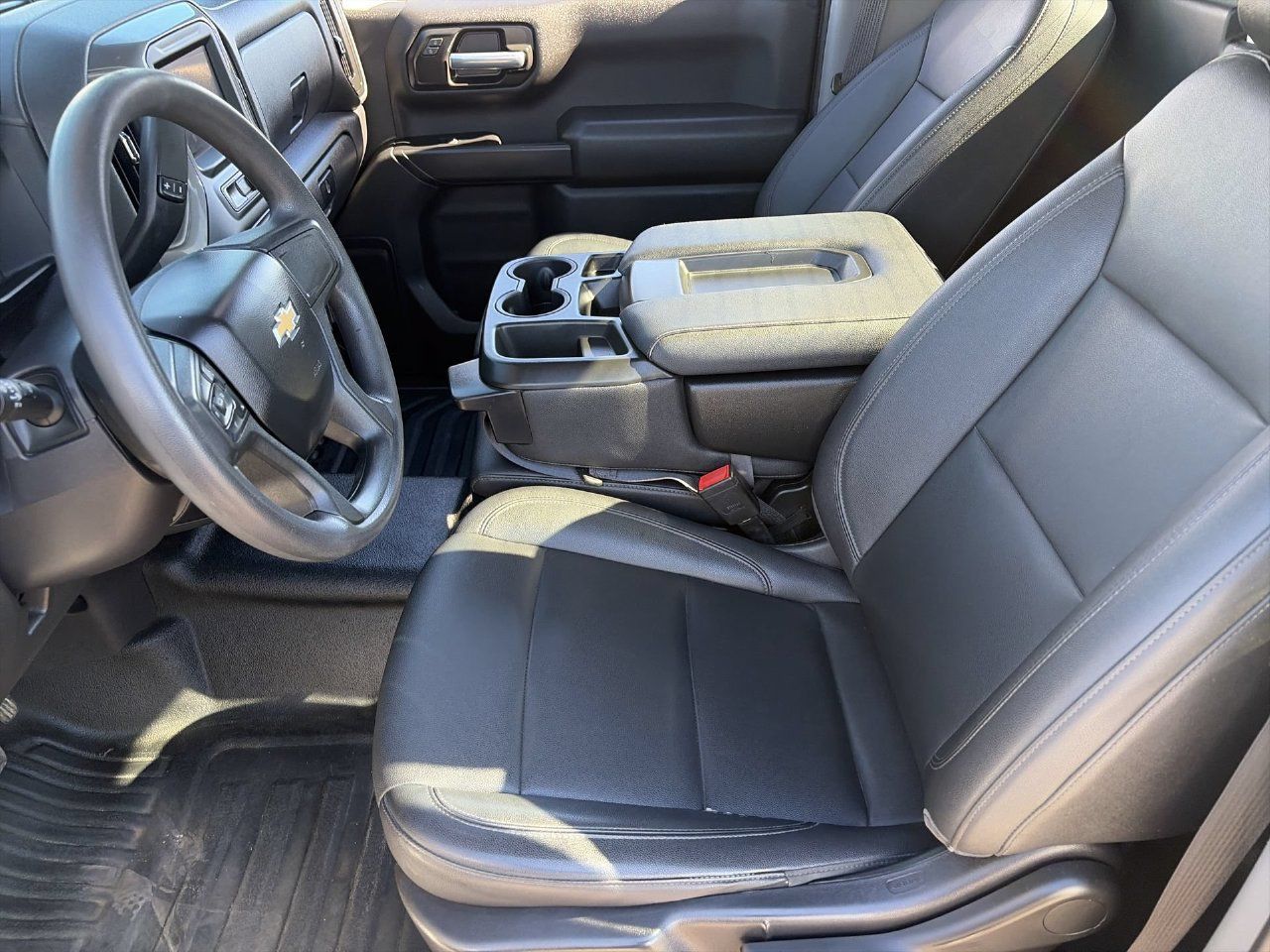 Used 2022 Chevrolet Silverado 1500 W/T w/ WT Value Package AWD/4WD image 16