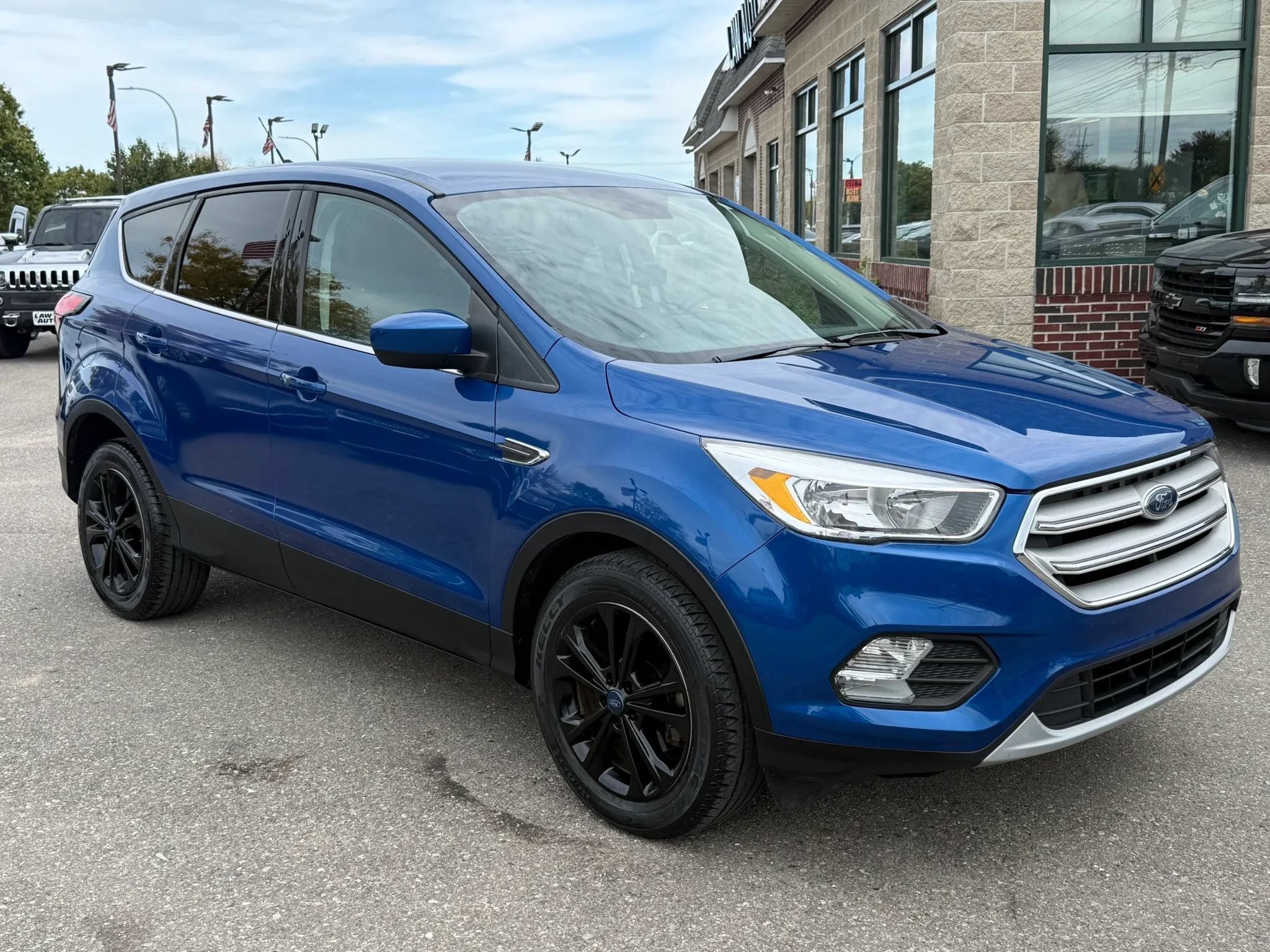 Used 2019 Ford Escape SE FWD image 3