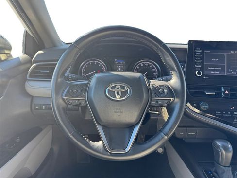 Used 2024 Toyota Camry SE image 12