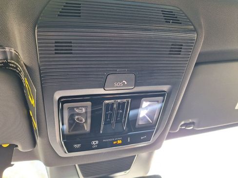 New 2026 Volkswagen Tiguan SE R-Line image 18