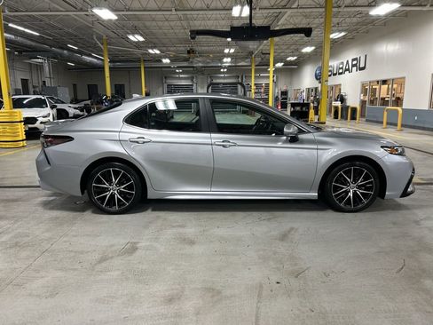 Used 2024 Toyota Camry SE w/ Cold Weather Package image 9