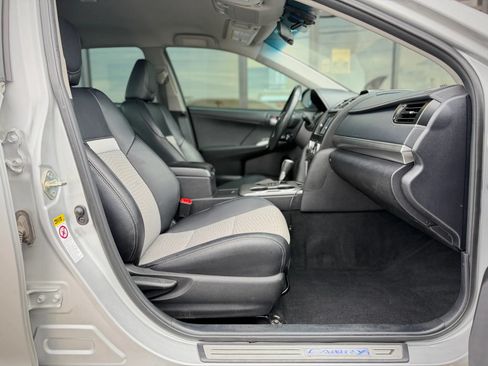 Used 2014 Toyota Camry SE FWD image 15