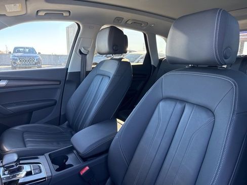 Used 2023 Audi Q5 2.0T Premium w/ Convenience Package image 14