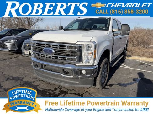 Used 2024 Ford F350 XLT image 1