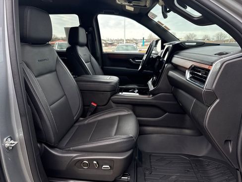 Certified 2025 GMC Yukon Denali image 47