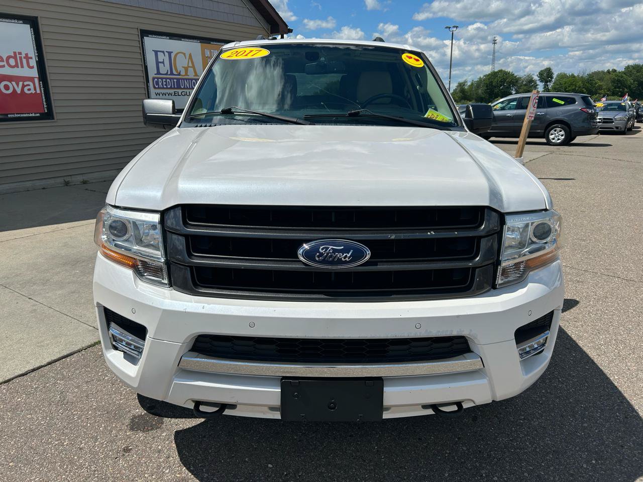 Used 2017 Ford Expedition EL Limited w/ Equipment Group 301A AWD/4WD image 2