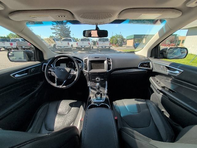 Used 2018 Ford Edge Titanium w/ Equipment Group 301A FWD image 6