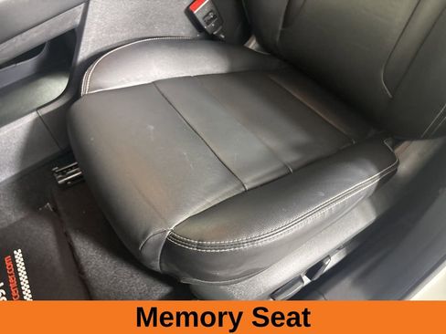 Used 2023 Nissan Rogue SL w/ SL Premium Package image 14