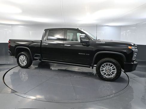 Used 2022 Chevrolet Silverado 2500 High Country w/ Z71 Off-Road Package AWD/4WD image 4