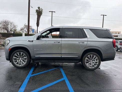 Used 2024 GMC Yukon Denali w/ Advanced Technology Package image 4