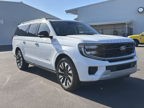 New 2026 Ford Expedition Max Platinum w/ Driver's Package AWD/4WD image 2