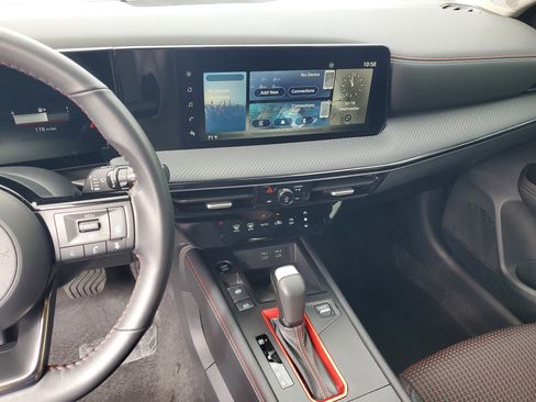 Certified 2025 Nissan Kicks SR image 20