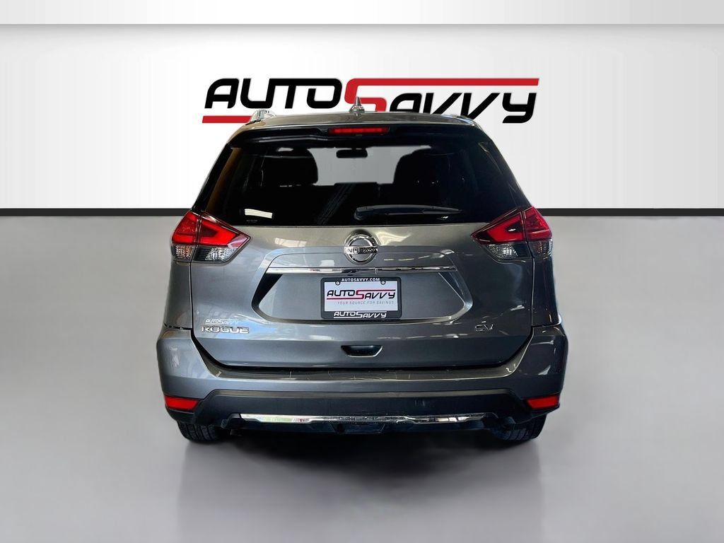 Used 2017 Nissan Rogue SV w/ SV Premium Package FWD image 6