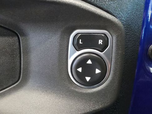 Used 2020 Jeep Wrangler Sport AWD/4WD image 17