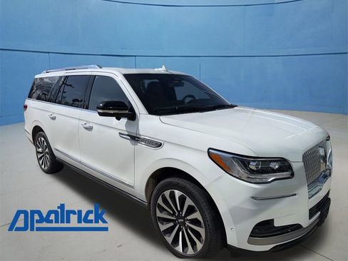 Used 2023 Lincoln Navigator L Reserve image 1