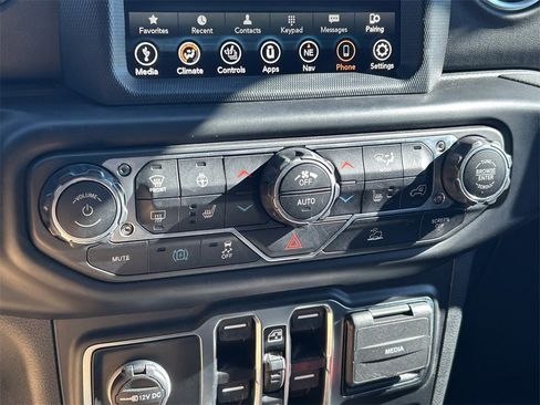 Used 2023 Jeep Wrangler Unlimited Sahara w/ Cold Weather Group image 36