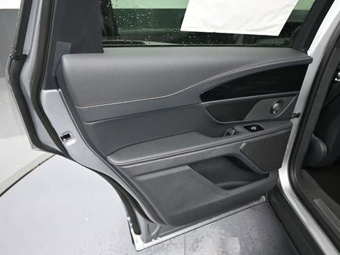 New 2025 Lincoln Nautilus Premier w/ Equipment Group 102A image 30