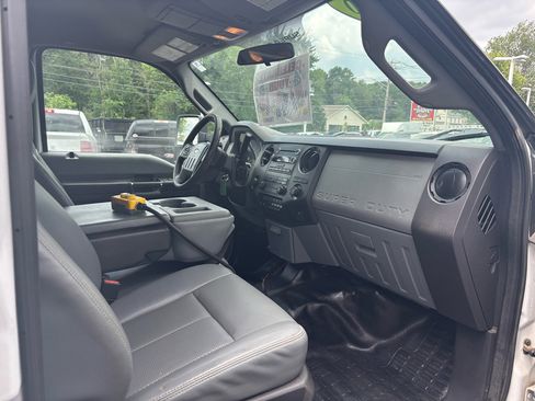 Used 2016 Ford F550 4x4 Crew Cab Super Duty image 49