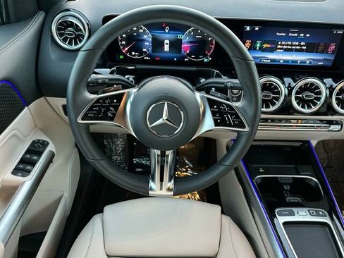 Used 2025 Mercedes-Benz GLA 250 4MATIC image 18