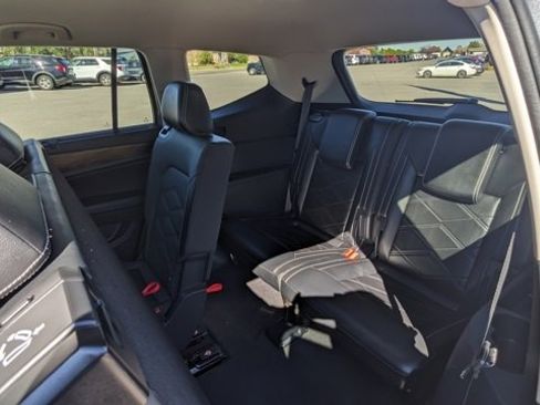 Used 2024 Volkswagen Atlas SE image 30