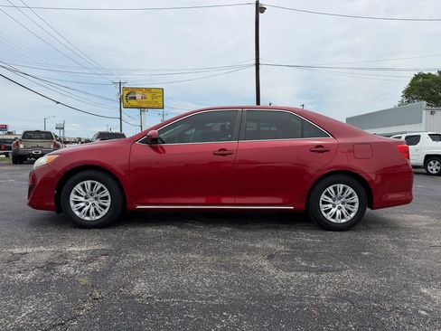Used 2012 Toyota Camry LE FWD image 8