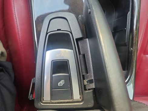 Used 2015 Mercedes-Benz SLK 250 w/ Premium Package image 28