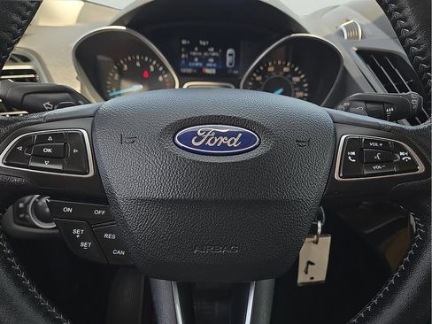 Used 2017 Ford Escape SE w/ Equipment Group 201A FWD image 20