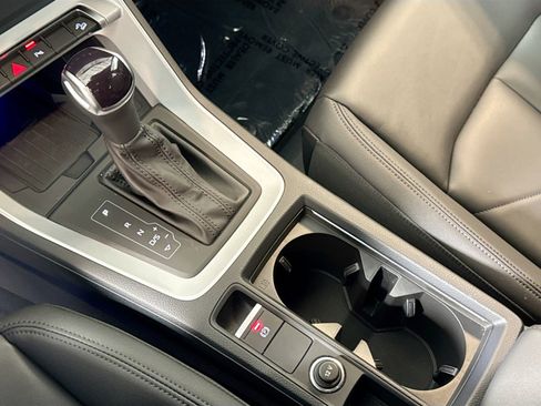 Used 2024 Audi Q3 2.0T Premium Plus image 19