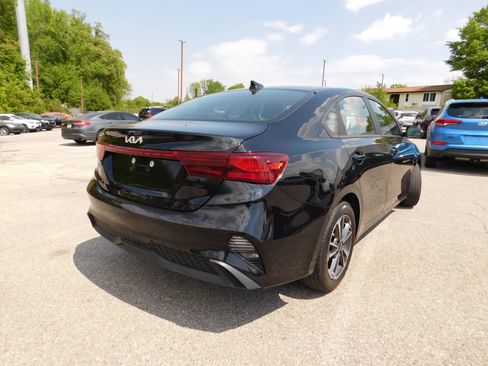 Used 2024 Kia Forte LXS FWD image 4