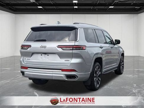 Used 2022 Jeep Grand Cherokee L Overland w/ MOPAR Finishing Package AWD/4WD image 5