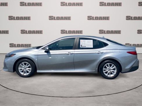 Used 2025 Toyota Camry LE w/ Convenience Package image 2