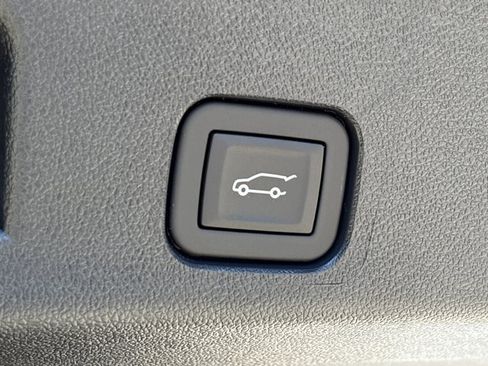 New 2026 Chevrolet Traverse High Country w/ LPO, Floor Liner Package FWD image 9