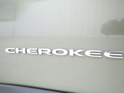 Used 2020 Jeep Cherokee Latitude Plus FWD image 21