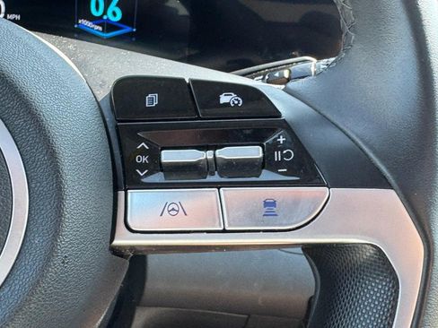 Used 2025 Hyundai Elantra SEL FWD image 19