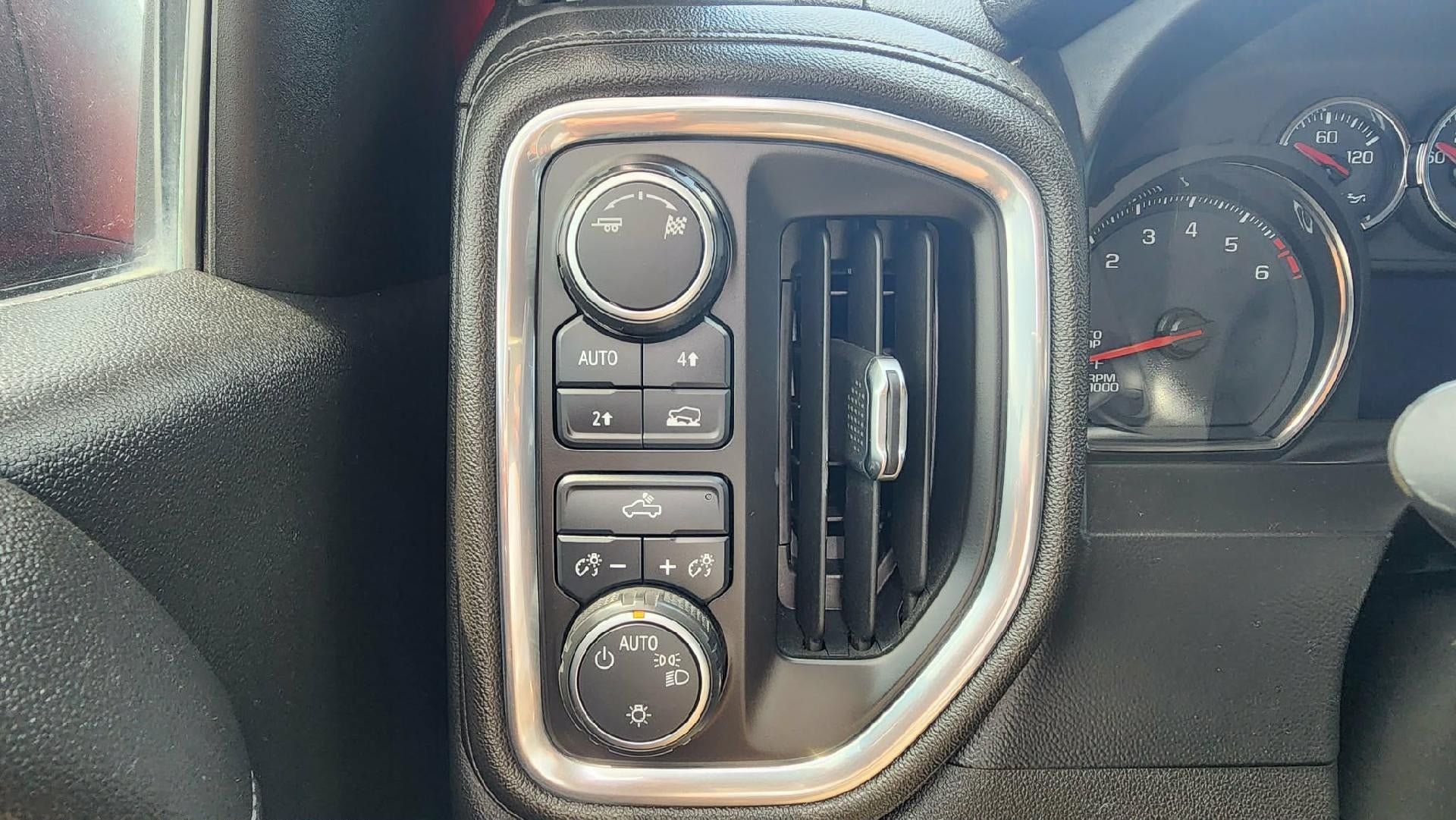 Used 2019 Chevrolet Silverado 1500 LT w/ All-Star Edition AWD/4WD image 13
