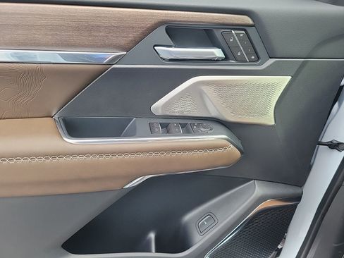 New 2026 GMC Acadia Denali Ultimate w/ LPO, Floor Liner Package FWD image 15