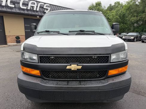 Used 2020 Chevrolet Express 3500 Extended w/ Driver Convenience Package RWD image 2