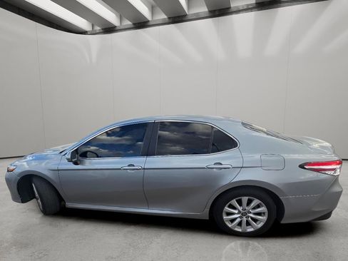 Used 2020 Toyota Camry LE image 4