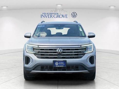 Certified 2024 Volkswagen Atlas SE w/ Panoramic Sunroof Package AWD/4WD image 2