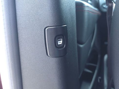 Used 2017 Dodge Grand Caravan GT FWD image 29