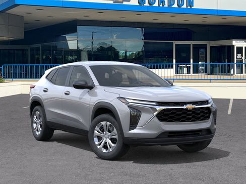 New 2026 Chevrolet Trax LS image 7