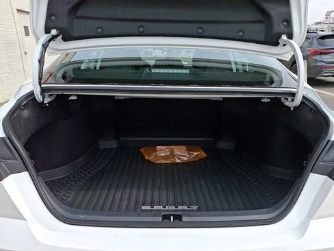 Used 2025 Toyota Camry SE w/ Convenience Package image 29