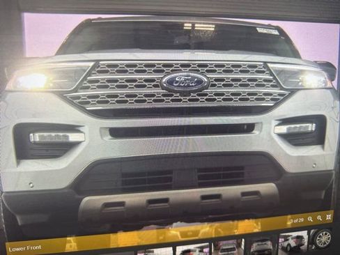 Used 2023 Ford Explorer Limited image 4