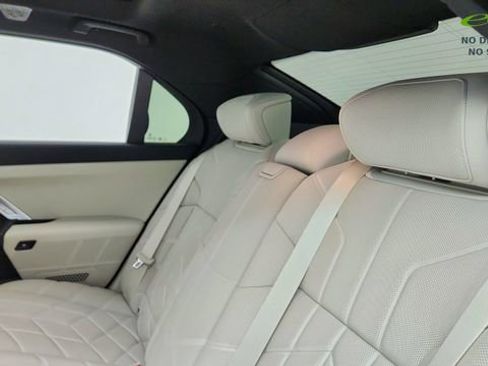 Used 2024 BMW i7 eDrive50 w/ M Sport Package RWD image 30