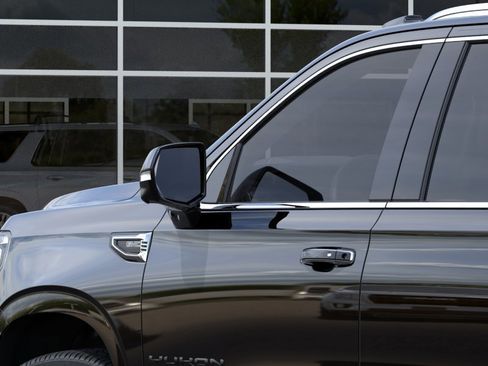 New 2026 GMC Yukon XL Elevation w/ Elevation Premium Package AWD/4WD image 12