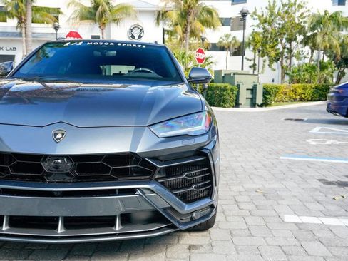 Used 2019 Lamborghini Urus AWD/4WD image 8