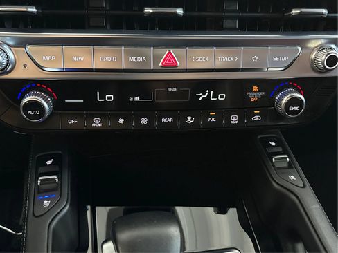 Used 2024 Kia Telluride SX Prestige AWD/4WD image 37