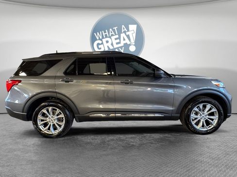 Used 2023 Ford Explorer XLT w/ Equipment Group 202A AWD/4WD image 2