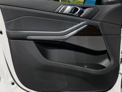 Used 2026 BMW X5 sDrive40i w/ Premium Package image 19