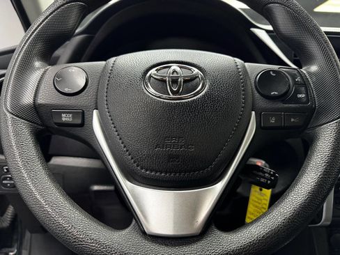Used 2017 Toyota Corolla LE image 20